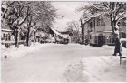 78126 Königsfeld im Schwarzwald, Straßenansicht, Winter, ca. 1955 